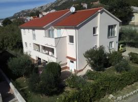 Apartmani Srdoč, hotel cerca de St. Lucy Church in Jurandvor, Baška