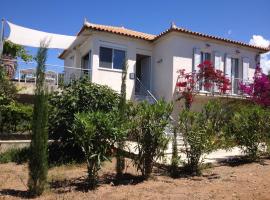 Six-Bedroom House With Terrace Ionian Sea View，Neokhórion的飯店