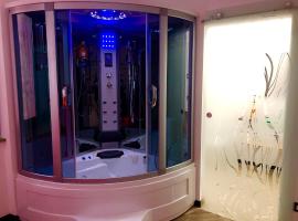 B&B WELLNESS Junior Suite CAREN, hotel v destinaci Grinzane Cavour