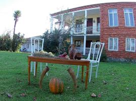 Surmava Palace, hotel a Martvili