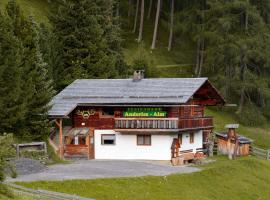 Ferienhaus Anderles-Alm, cottage a Heiligenblut