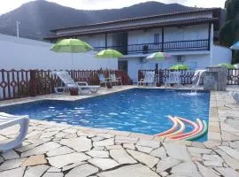Estúdio em maresias com ar condicionado e piscina