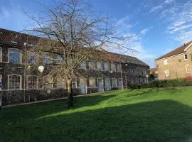 Superb Peaceful 1 bed apartment in St George.