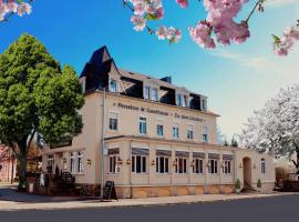 ZU DEN LINDEN - RADEBEUL Pension mit Restaurant, hotel v destinaci Radebeul