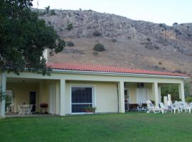 Kalogria West Peloponnese "VILLA ΜΑΝOLIA ", ξενοδοχείο που δέχεται κατοικίδια σε Áraxos