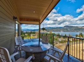 Semi-Lakefront Luxury Retreat In Blind Bay, Bc Cottage, family hotel in Blind Bay