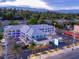 818 Hotel + Pool, Ascend Hotel Collection by Choice, hotel v destinaci Woodland Hills