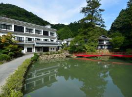 Yumoto Ueyama Ryokan: Himeji, Shosha-zan Engyo-ji Temple yakınında bir otel