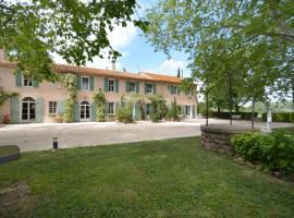 le laurier, hotel v destinácii Saint-Martin-de-Crau