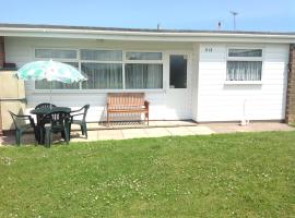 313 Sundowner Holiday Park Hemsby: Hemsby şehrinde bir villa