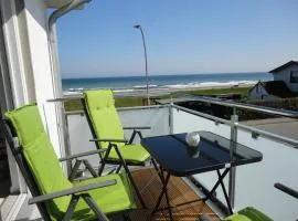 Ferienwohnung mit Meerblick, 2 Schlafzimmer, Süd- Balkon, Parkplatz