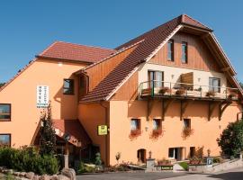 Hotel Neuhauser, готель у місті La Broque