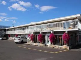 Plaza Motel