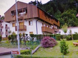 Breakfast in garden mountain view, Hotel in Calalzo