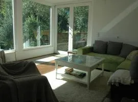 Quiet, spacious and family-friendly top-floor apartment, 100m2, 2 bedrooms, garden view