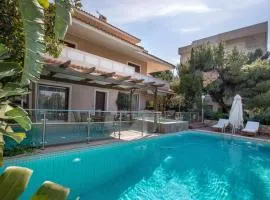Exceptional Villa in Voula near the sea