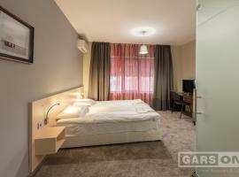 GarsON, hotel con piscina en Kardzhali