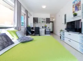 Studio Apartment & Room TEN - Free parking