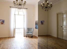 Limassol Old Town Mansion, bed and breakfast en Limassol