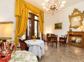 Luxury Venetian Rooms, bed & breakfast i Venedig