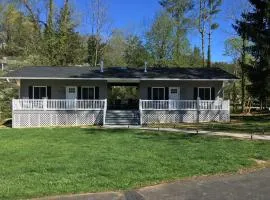 Brookside Cottages