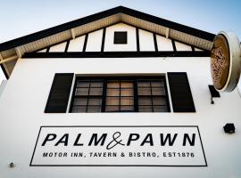 Palm and Pawn Motor Inn, hotel con parcheggio a North Wagga
