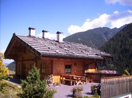 Ferienhaus Aussergraben, hotel v destinaci Ultimo
