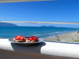 On the Beach (literally) stylish apartment with free P