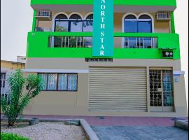 North Star Hostal Guayaquil, hotell i Guayaquil