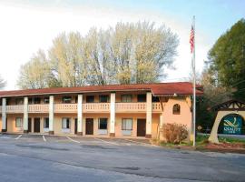 Quality Inn Downtown Helen, hotel in Helen