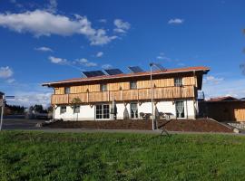 Gästehaus am Hahnenkamm, hótel í Reutte