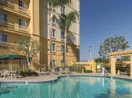 La Quinta Inn & Suites by Wyndham Ontario Airport