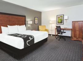 La Quinta Inn & Suites by Wyndham San Antonio Riverwalk, hotell i San Antonio