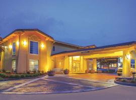 La Quinta Inn by Wyndham Moline Airport, hotell i Moline