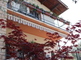 Casa Ines Fronte Lago, hotel en Brenzone sul Garda