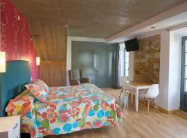 APARTAMENTOS LA LLONGAR, hotel in Infiesto