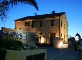 La tana dei leoni, bed and breakfast en Monsampolo del Tronto