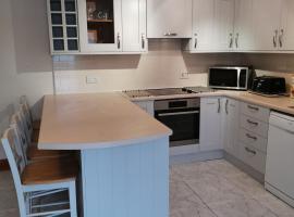 The Greannan Lower Self catering apartment, cheap hotel in Blackwaterfoot