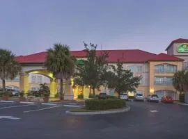 La Quinta Inn and Suites Fort Myers I-75、にあるサウスウエスト・フロリダ国際空港 - RSWの周辺ホテル