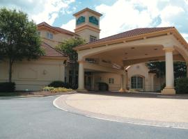 La Quinta by Wyndham Raleigh Cary, hotell i Cary