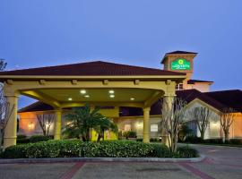 La Quinta by Wyndham USF (Near Busch Gardens), hotel in Tampa