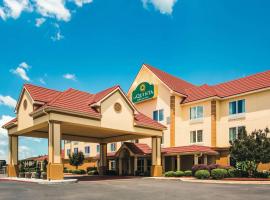La Quinta by Wyndham Russellville, hotel in Russellville