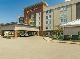 La Quinta by Wyndham Cleveland Airport West