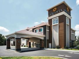 La Quinta by Wyndham Chambersburg، فندق في تشامبرسبورغ