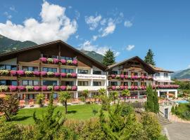 Hotel Appartement Inge, serviced apartment in Tirolo