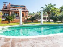Alzina Villa 5 bedrooms with pool in Sa Coma Bunyola at the foot of the Sierra de Tramuntana but close to Palma