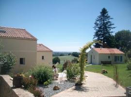 M. Clemenceau - Les Maisonnettes De La Maneliére, holiday home in La Flocellière