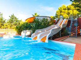 Camping La Croix du Sud، فندق يسمح بالحيوانات الأليفة في لو باركار