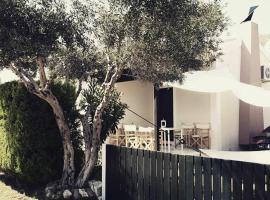 Eleios Villa, cheap hotel in Katelios