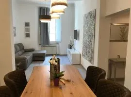 Lovely Apt Really Downtown - FREE PRIVATE PARKING INCLUDED! -
